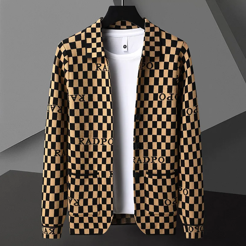 2023 Осенняя Корейская роскошная одежда для мужчин, Модная Мужская вязаная куртка в красивую клетку, высококачественные толстые теплые Зимние пальто-кардиганы