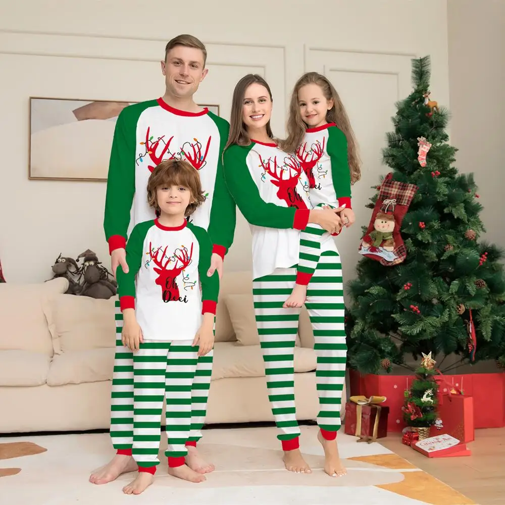 2024 Новый цветной рождественский костюм для родителей и детей из 2 предметов с принтом Лося, семейные пижамы в зеленую полоску, рождественский комплект домашней одежды