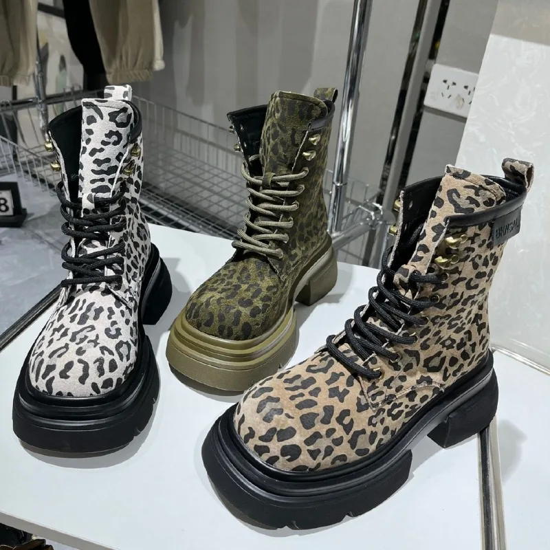 Женские ботильоны, пикантные леопардовые женские ботинки, модные ботинки на платформе с круглым носком и квадратным каблуком, трендовая женская обувь в стиле ретро