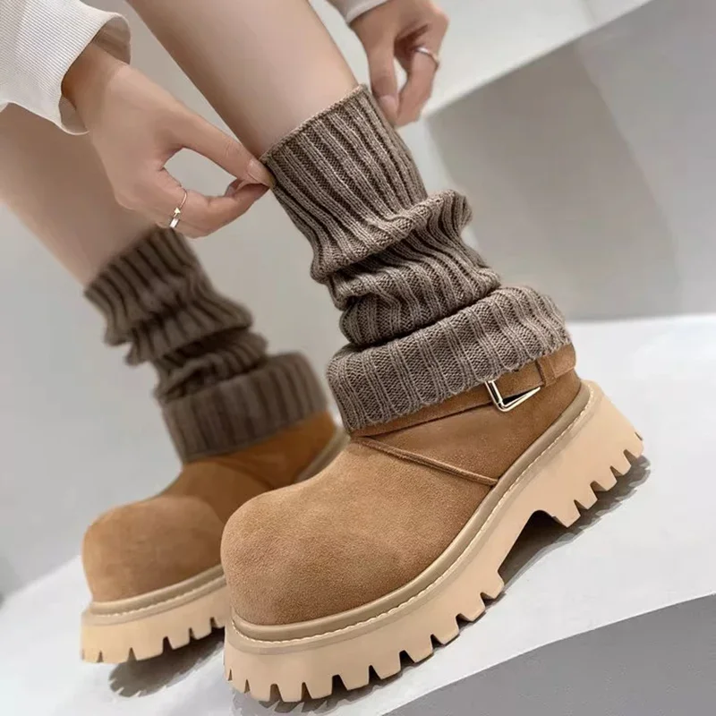 Женские брендовые зимние ботинки с пряжкой на ремне 2024, зимние ботильоны на платформе с большим круглым носком, женская обувь из искусственной замши на толстой подошве, хлопчатобумажная обувь