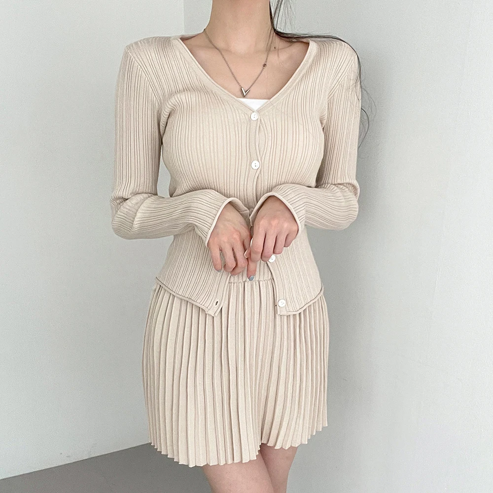 Комплект из двух предметов: плиссированная юбка трапециевидной формы с высокой талией и V-образным вырезом внизу, Южная Корея