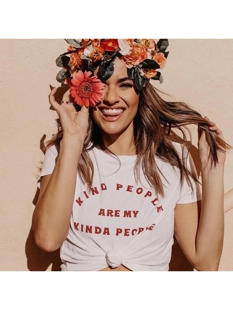 Модные летние футболки Kind People Are My Kind People, Женская футболка с принтом 90-х, Лозунг Feministe Grunge, Футболки Tumblr, Топы с цитатами Изображение 0 
