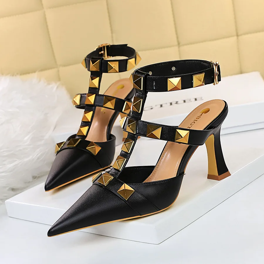 Новые женские туфли на высоком каблуке в стиле ретро, пикантные босоножки в римском стиле с металлическими заклепками на толстой подошве, туфли-лодочки для женщин Изображение 0 